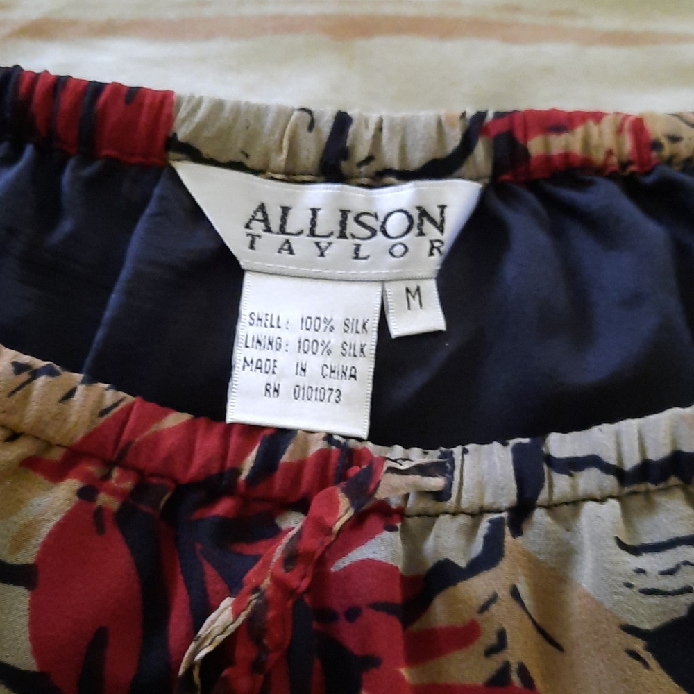 Skirt - Picture 4 of 4